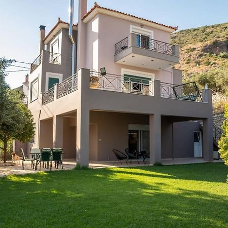 Akrivi'S House In Kalamata Bagian luar foto