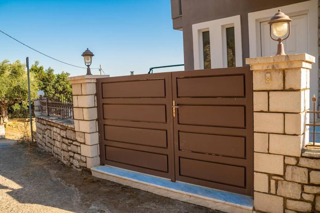 Akrivi'S House In Kalamata Bagian luar foto